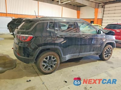 Trzecie zdjęcie samochodu z tyłu: 2019 JEEP COMPASS TRAILHAWK VIN:3C4NJDDB3KT645723 - miniatura