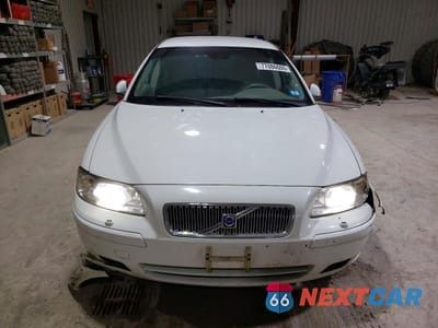 Piąte zdjęcie samochodu w środku: 2005 VOLVO V70 VIN:YV1SW612952490065 - miniatura