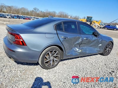 Trzecie zdjęcie samochodu z tyłu: 2019 VOLVO S60 T5 MOMENTUM VIN:7JR102FK2KG014115 - miniatura