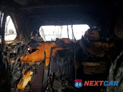 Zdjęcie 10 z 13 samochodu: 2022 TOYOTA RAV4 PRIME XSE VIN:JTMEB3FV9ND108797 - miniatura