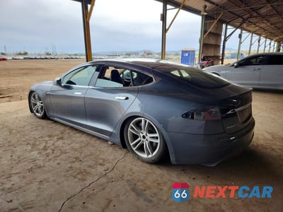 Drugie zdjęcie samochodu z przodu: 2013 TESLA MODEL S VIN:5YJSA1AG7DFP13525 - miniatura