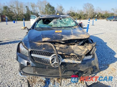 Piąte zdjęcie samochodu w środku: 2018 MERCEDES BENZ CLA 250 4MATIC VIN:WDDSJ4GB8JN614342 - miniatura