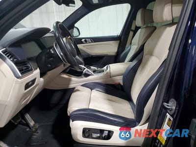Zdjęcie 7 z 13 samochodu: 2020 BMW X5 M50I VIN:5UXJU4C08L9B83077 - miniatura