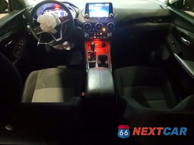 Zdjęcie 8 z 12 samochodu: 2025 NISSAN SENTRA SV VIN:3N1AB8CV4SY315626 - miniatura