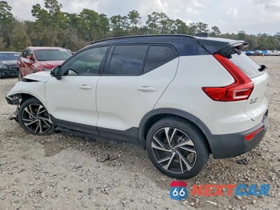 Drugie zdjęcie samochodu z przodu: 2021 VOLVO XC40 T5 R-DESIGN VIN:YV4162UM0M2613299 - miniatura