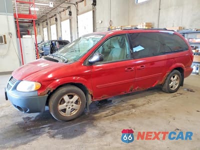 2005 DODGE GRAND CARAVAN SXT 2D4GP44L75R135577 - główne zdjęcie licytacji z USA - miniatura