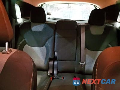 Zdjęcie 10 z 13 samochodu: 2014 JEEP CHEROKEE LATITUDE VIN:1C4PJMCS9EW286158 - miniatura