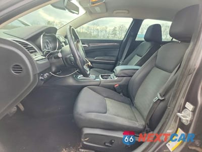 Zdjęcie 7 z 12 samochodu: 2019 CHRYSLER 300 TOURING VIN:2C3CCAAG6KH555995 - miniatura