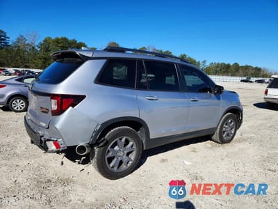 Trzecie zdjęcie samochodu z tyłu: 2024 HONDA PASSPORT TRAIL SPORT VIN:5FNYF8H60RB018618 - miniatura