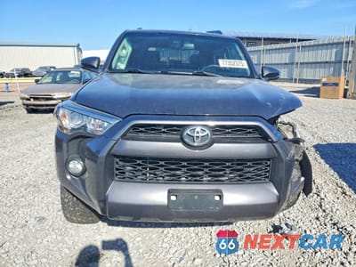 Piąte zdjęcie samochodu w środku: 2019 TOYOTA 4RUNNER VIN:JTEBU5JR5K5663783 - miniatura