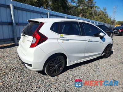 Trzecie zdjęcie samochodu z tyłu: 2018 HONDA FIT SPORT VIN:3HGGK5H68JM711332 - miniatura
