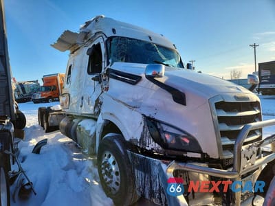 Zdjęcie 9 z 10 samochodu: 2023 FREIGHTLINER CASCADIA 126 SEMI TRUCK VIN:3AKJHHDVXPSUK1585 - miniatura