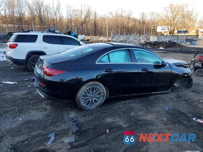 Trzecie zdjęcie samochodu z tyłu: 2025 MERCEDES-BENZ CLA 250 4MATIC VIN:W1K5J4HB7SN556690 - miniatura