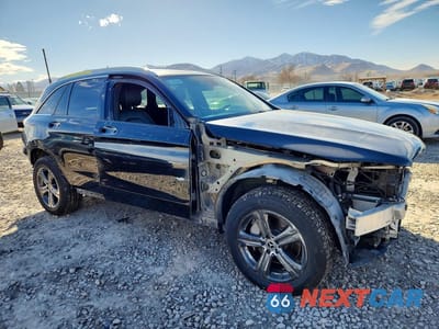 Czwarte zdjęcie samochodu z boku: 2018 MERCEDES-BENZ GLC 300 4MATIC VIN:WDC0G4KB2JV097444 - miniatura