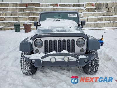 Piąte zdjęcie samochodu w środku: 2017 JEEP WRANGLER UNLIMITED SPORT VIN:1C4BJWDG8HL581631 - miniatura