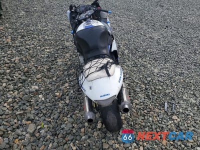 Zdjęcie 6 z 8 samochodu: 2004 SUZUKI GSX1300 R VIN:JS1GW71A642105353 - miniatura