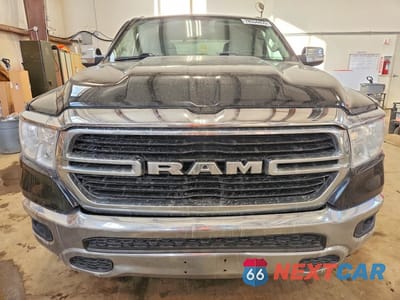 Piąte zdjęcie samochodu w środku: 2019 RAM TRUCKS 1500 BIG HORN/LONE STAR VIN:1C6SRFBTXKN852409 - miniatura