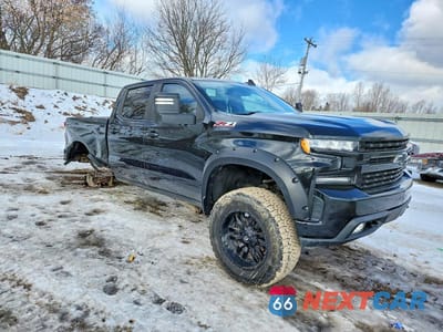 Czwarte zdjęcie samochodu z boku: 2019 CHEVROLET SILVERADO K1500 RST VIN:1GCUYEED5KZ352265 - miniatura