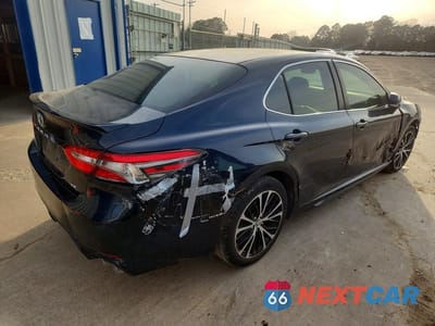 Trzecie zdjęcie samochodu z tyłu: 2018 TOYOTA CAMRY SE VIN:JTNB11HK6J3011517 - miniatura