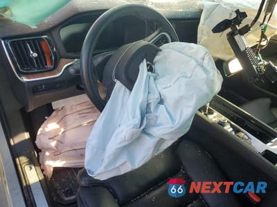 Zdjęcie 8 z 12 samochodu: 2019 VOLVO S60 T5 INSCRIPTION VIN:7JR102FL2KG016861 - miniatura
