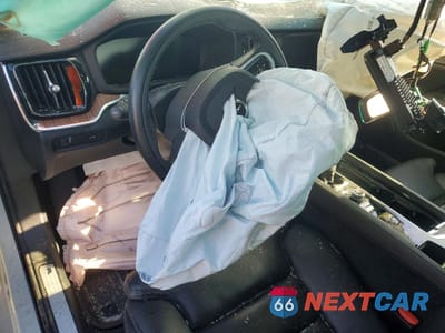 Zdjęcie 8 z 12 samochodu: 2019 VOLVO S60 T5 INSCRIPTION VIN:7JR102FL2KG016861 - miniatura