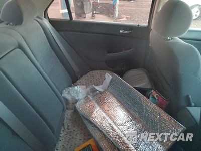 Zdjęcie 10 z 12 samochodu: 2006 HONDA ACCORD EX VIN:JHMCM56746C007719 - miniatura