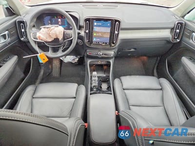 Zdjęcie 8 z 13 samochodu: 2025 VOLVO XC40 PLUS VIN:YV4L12UEXS2530525 - miniatura