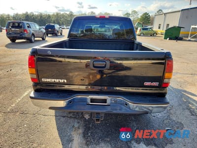 Zdjęcie 6 z 12 samochodu: 2005 GMC NEW SIERRA C1500 VIN:2GTEC13T251104803 - miniatura