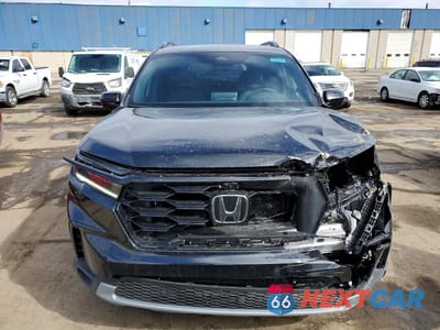 Piąte zdjęcie samochodu w środku: 2025 HONDA PILOT TRAILSPORT VIN:5FNYG1H67SB173208 - miniatura