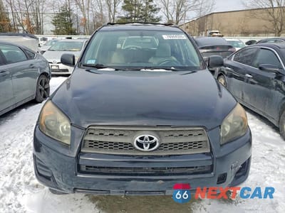 Piąte zdjęcie samochodu w środku: 2010 TOYOTA RAV4 BASE VIN:JTMBF4DV1AD034298 - miniatura