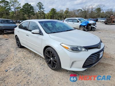 Czwarte zdjęcie samochodu z boku: 2018 TOYOTA AVALON XLE VIN:4T1BK1EB6JU273534 - miniatura