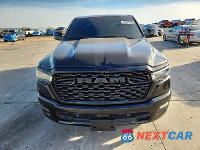 Piąte zdjęcie samochodu w środku: 2025 RAM 1500 BIG HORN VIN:3C6RREFP9S4500518 - miniatura