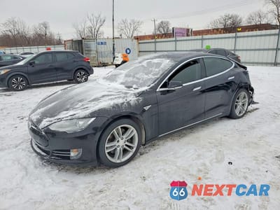 2015 TESLA MODEL S 5YJSA1E27FF119731 - główne zdjęcie licytacji z USA - miniatura