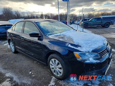 Czwarte zdjęcie samochodu z boku: 2013 VOLKSWAGEN JETTA BASE VIN:3VW2K7AJ7DM305644 - miniatura