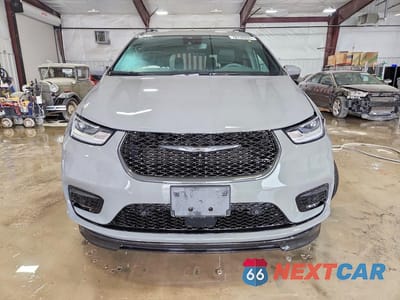 Piąte zdjęcie samochodu w środku: 2023 CHRYSLER PACIFICA TOURING L VIN:2C4RC1BG3PR537962 - miniatura