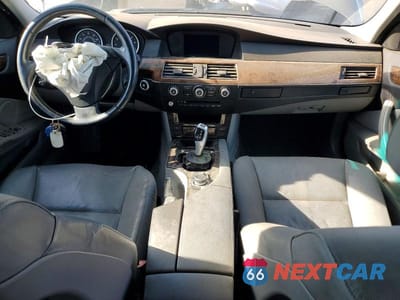 Zdjęcie 8 z 12 samochodu: 2009 BMW 528 I VIN:WBANU53539C118888 - miniatura
