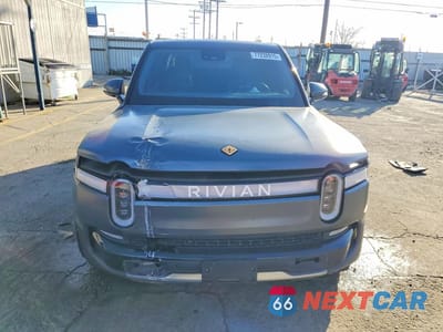 Piąte zdjęcie samochodu w środku: 2022 RIVIAN R1T ADVENTURE VIN:7FCTGAAA8NN007692 - miniatura