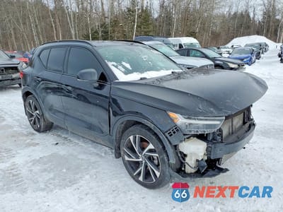 Czwarte zdjęcie samochodu z boku: 2020 VOLVO XC40 T5 R-DESIGN VIN:YV4162UM0L2337558 - miniatura
