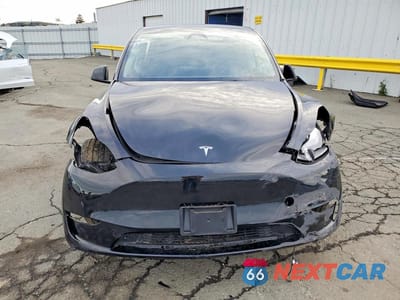 Piąte zdjęcie samochodu w środku: 2024 TESLA MODEL Y VIN:7SAYGAEE2RF121459 - miniatura
