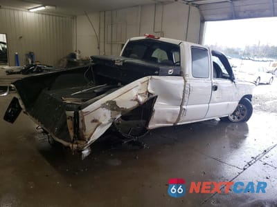 Trzecie zdjęcie samochodu z tyłu: 2005 CHEVROLET SILVERADO C1500 VIN:2GCEC19T951279735 - miniatura