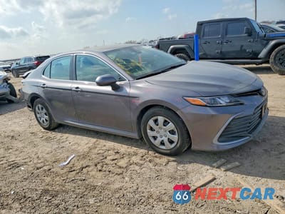 Czwarte zdjęcie samochodu z boku: 2022 TOYOTA CAMRY LE VIN:4T1C31AK7NU576190 - miniatura