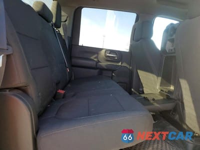 Zdjęcie 11 z 12 samochodu: 2022 GMC SIERRA K3500 VIN:1GT49SEY6NF104286 - miniatura