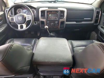 Zdjęcie 8 z 11 samochodu: 2015 RAM 3500 LARAMIE VIN:3C63R2JL2FG681104 - miniatura