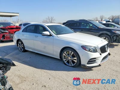 Czwarte zdjęcie samochodu z boku: 2017 MERCEDES-BENZ E 300 VIN:WDDZF4JB7HA089932 - miniatura