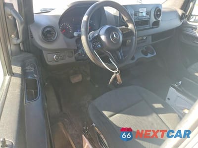 Zdjęcie 8 z 13 samochodu: 2019 MERCEDES BENZ SPRINTER 2500/3500 DELIVERY VAN VIN:WD4PF1CD3KT005430 - miniatura