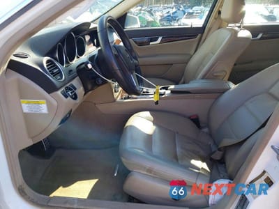 Zdjęcie 7 z 12 samochodu: 2014 MERCEDES-BENZ C 300 4MATIC VIN:WDDGF8ABXER304411 - miniatura