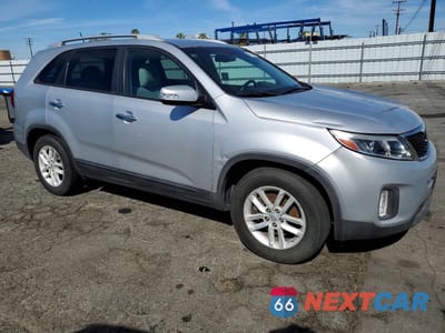 Czwarte zdjęcie samochodu z boku: 2015 KIA SORENTO LX VIN:5XYKT4A62FG551608 - miniatura