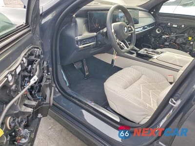 Zdjęcie 8 z 12 samochodu: 2024 BMW 760 XI VIN:WBA33EJ04RCS19052 - miniatura