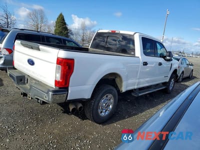 Trzecie zdjęcie samochodu z tyłu: 2018 FORD F250 SUPER DUTY VIN:1FT7W2BT9JEB52556 - miniatura