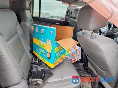 Zdjęcie 11 z 13 samochodu: 2017 CHEVROLET SUBURBAN C1500 LT VIN:1GNSCHKC4HR290151 - miniatura